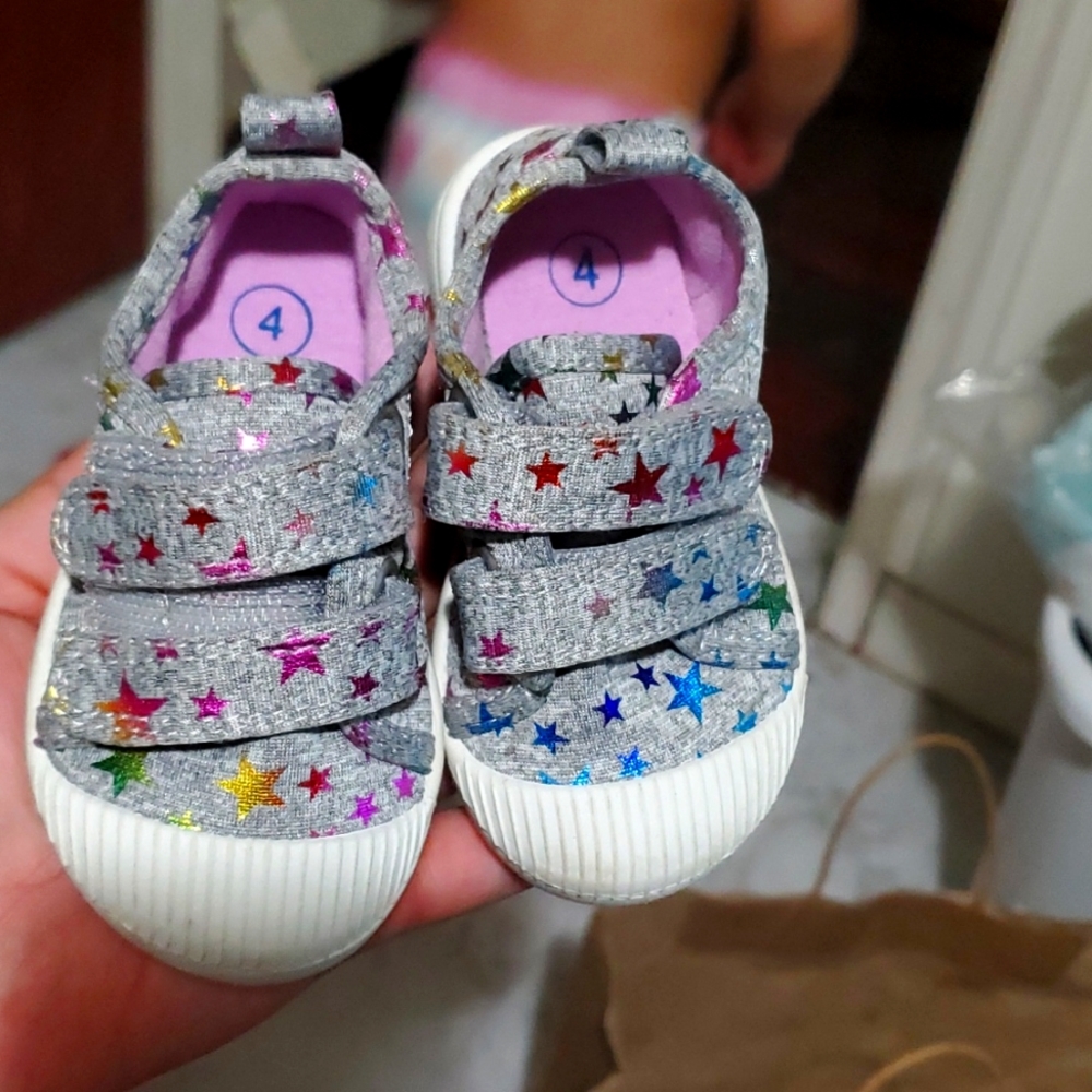 Girl's Cat&Jack Slip-on Sneakers Size 4